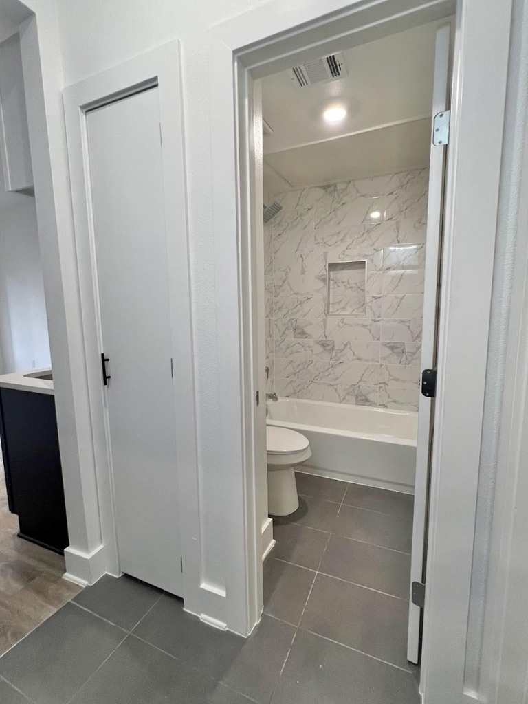 2210 Pearl St - Photo 8