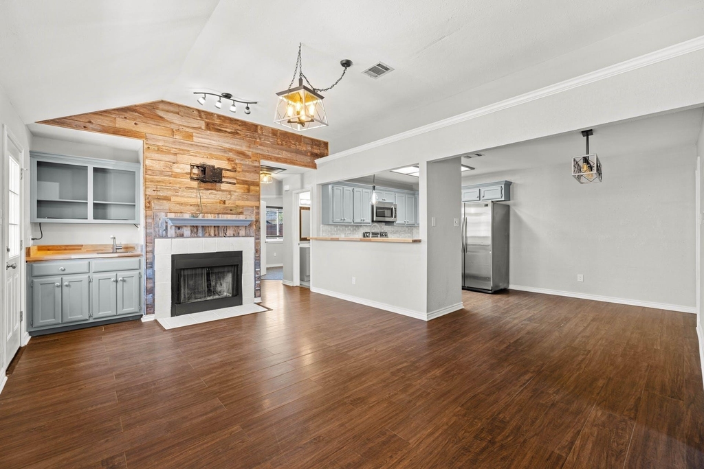 820 Mica Ln - Photo 2