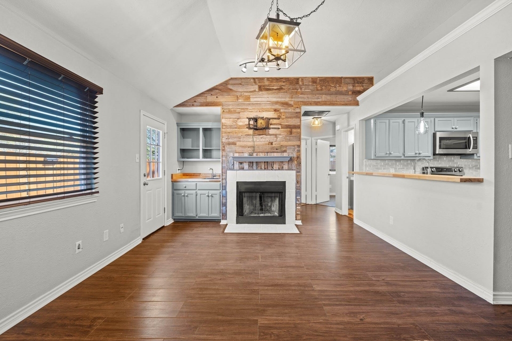 820 Mica Ln - Photo 3