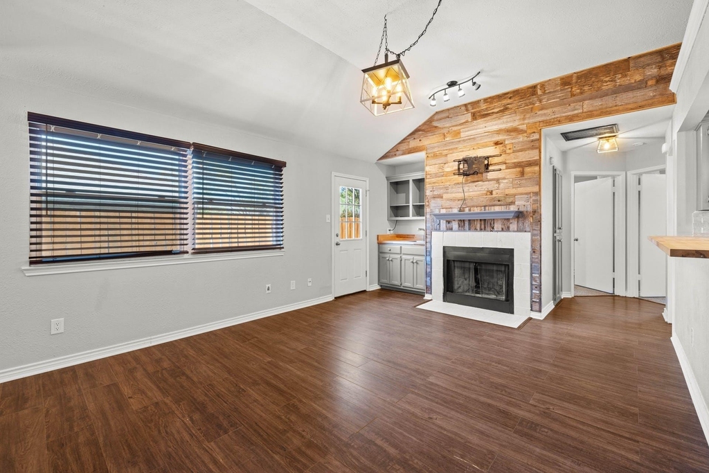 820 Mica Ln - Photo 4