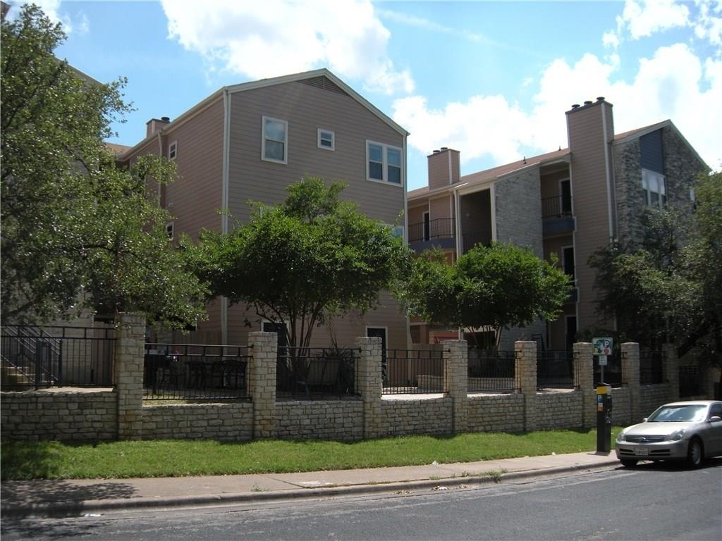 2414 Longview Street - Photo 0