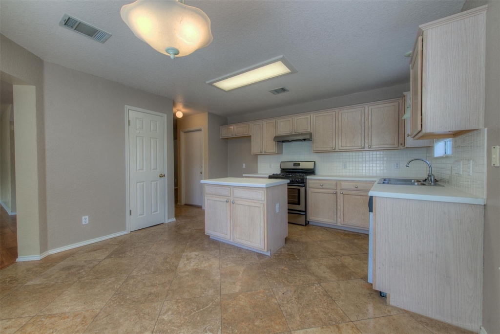 14721 Noya Dr - Photo 10