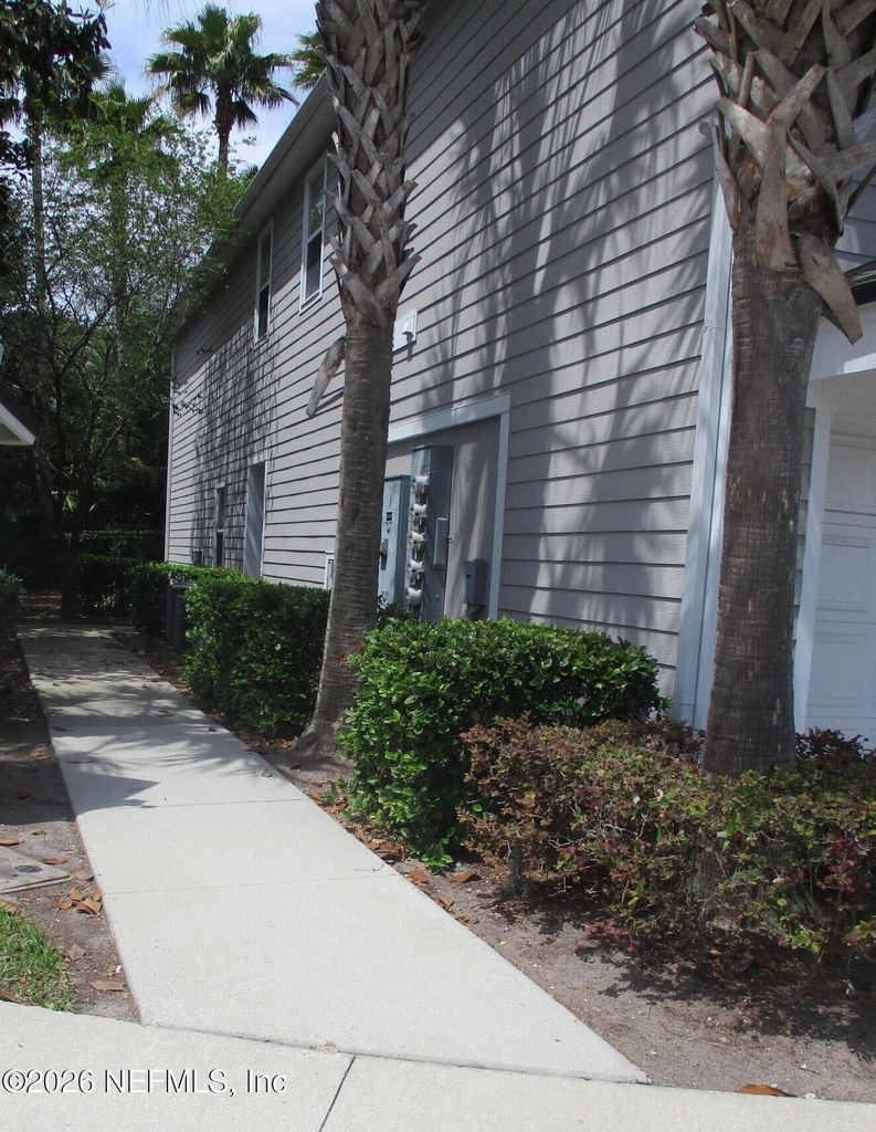 8196 Cabin Lake Circle - Photo 10