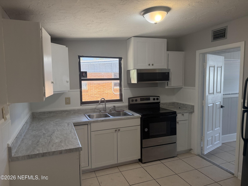 7336 Merrill Road - Photo 2
