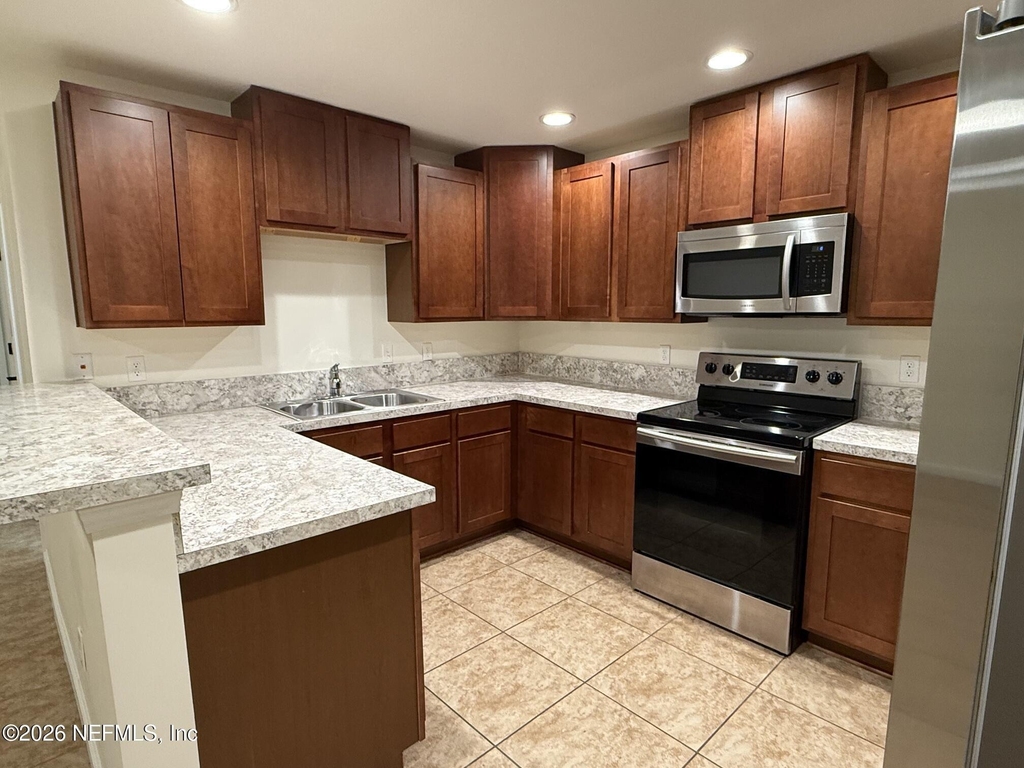806 Oak Street - Photo 11