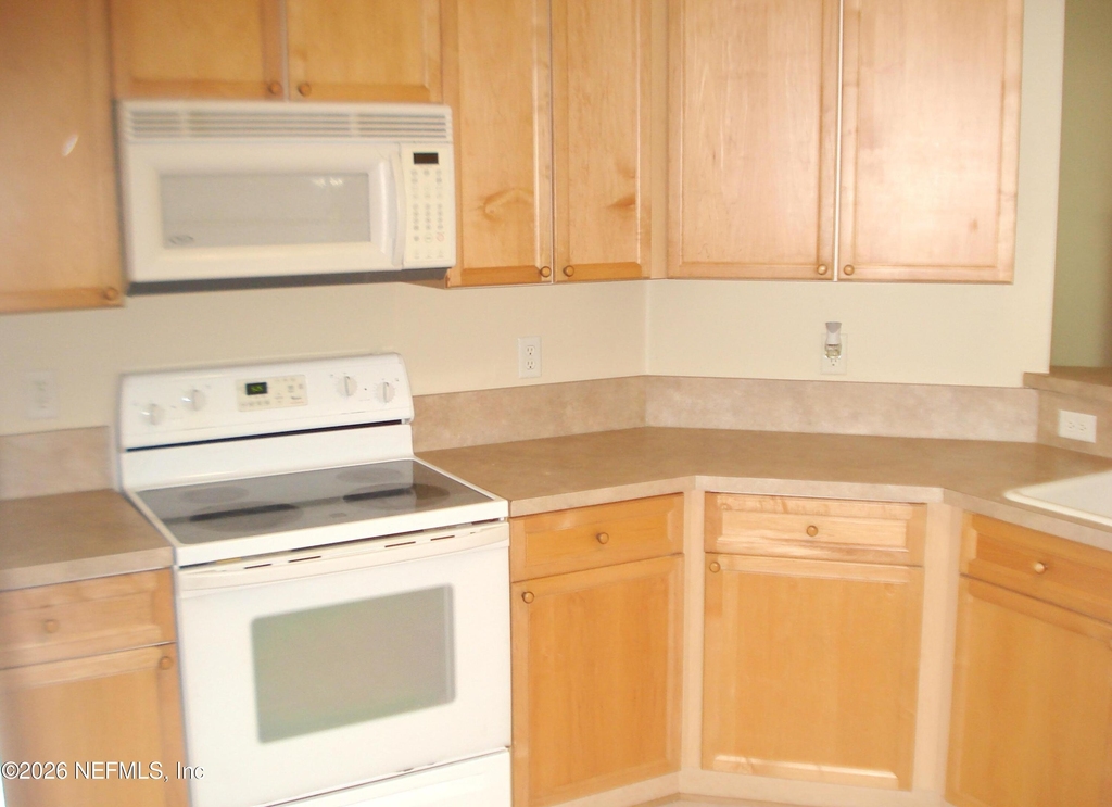 684 Sid Drive - Photo 2