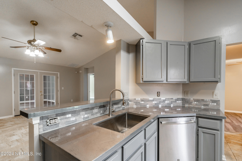 1736 Daytona Lane - Photo 9