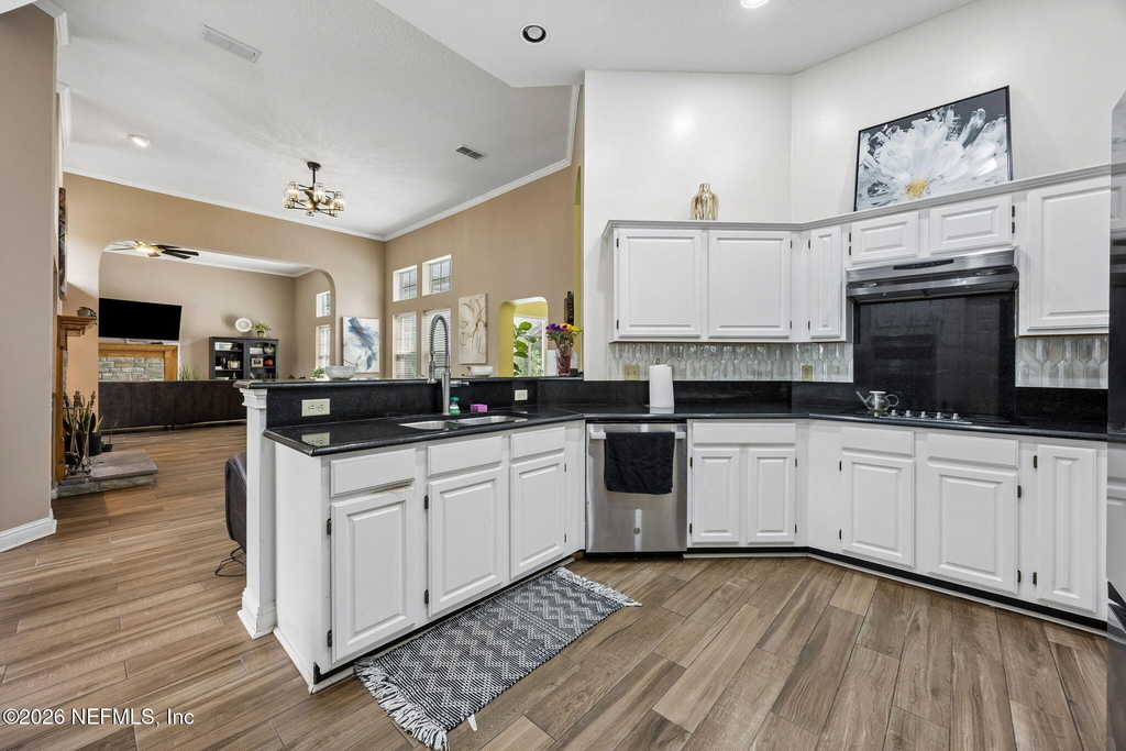 8342 Amherst Hills Lane - Photo 11