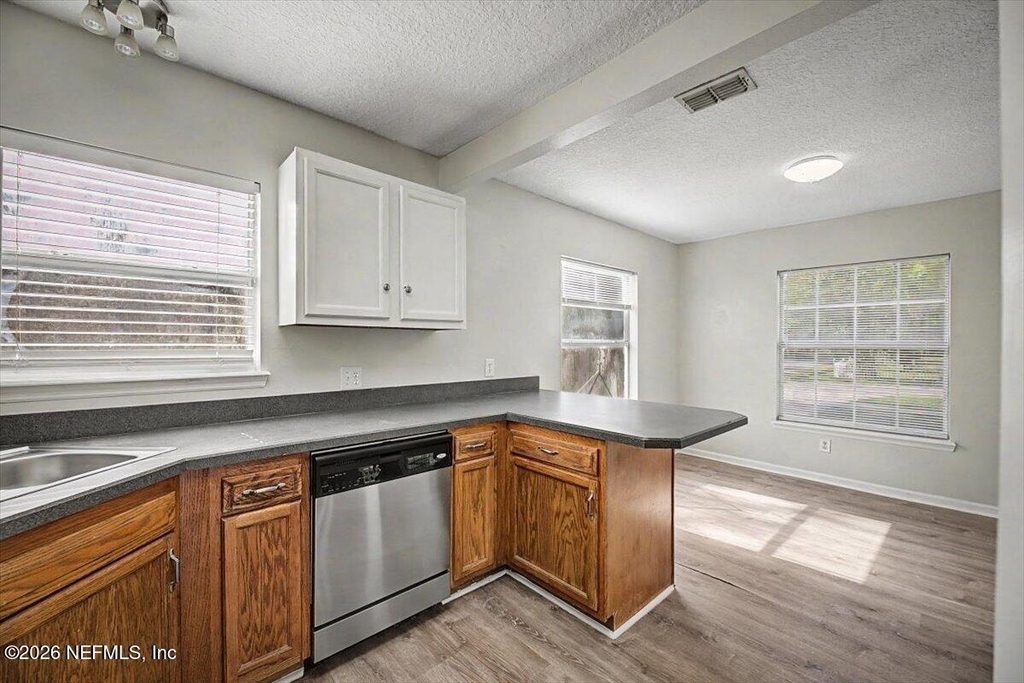 3303 Broadway Avenue - Photo 4