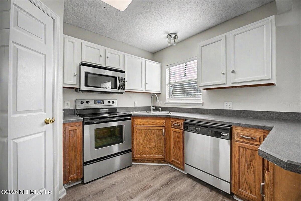 3303 Broadway Avenue - Photo 2