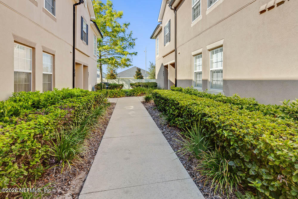 12301 Kernan Forest Boulevard - Photo 2