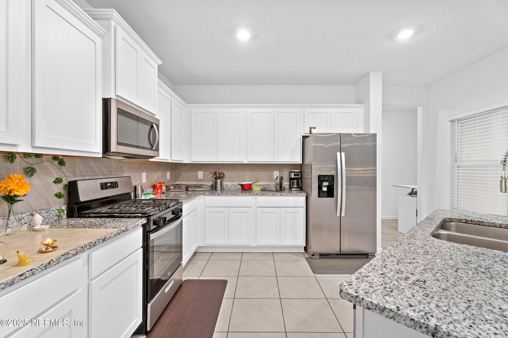 27 Coastline Way - Photo 4
