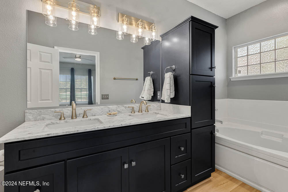 12423 Forest Lake Circle N - Photo 19