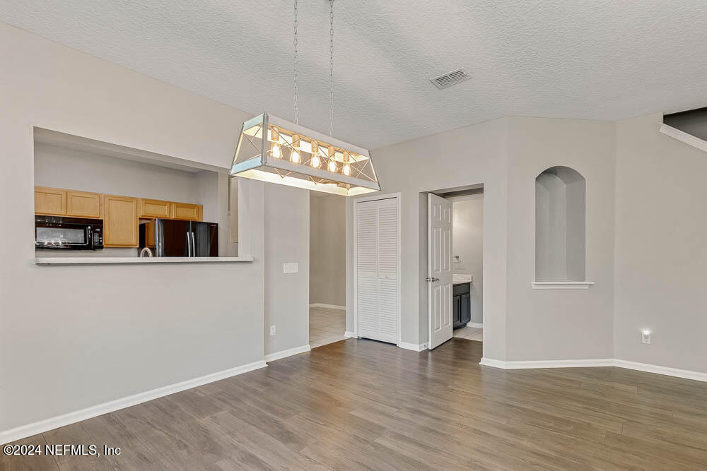 12423 Forest Lake Circle N - Photo 5