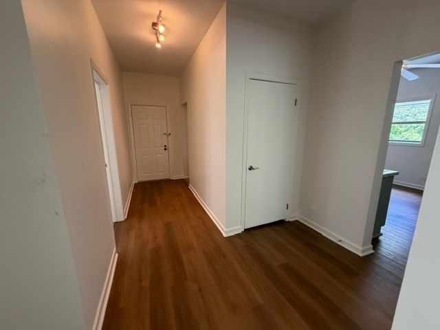 804 W Lakeside Place - Photo 1