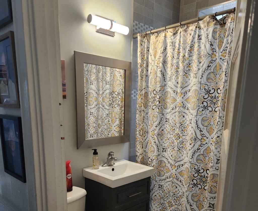 2102 W Barry Avenue - Photo 4