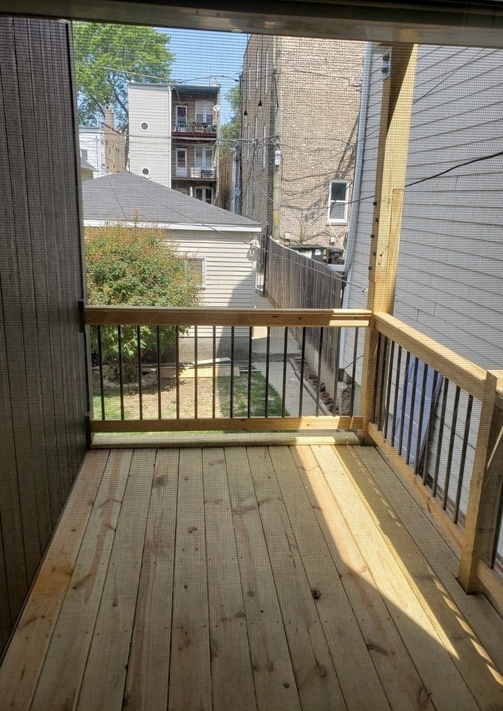 2102 W Barry Avenue - Photo 10