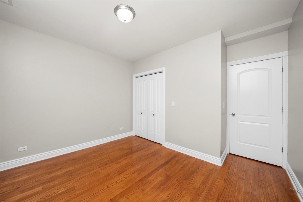 6300 N Rockwell Street - Photo 10