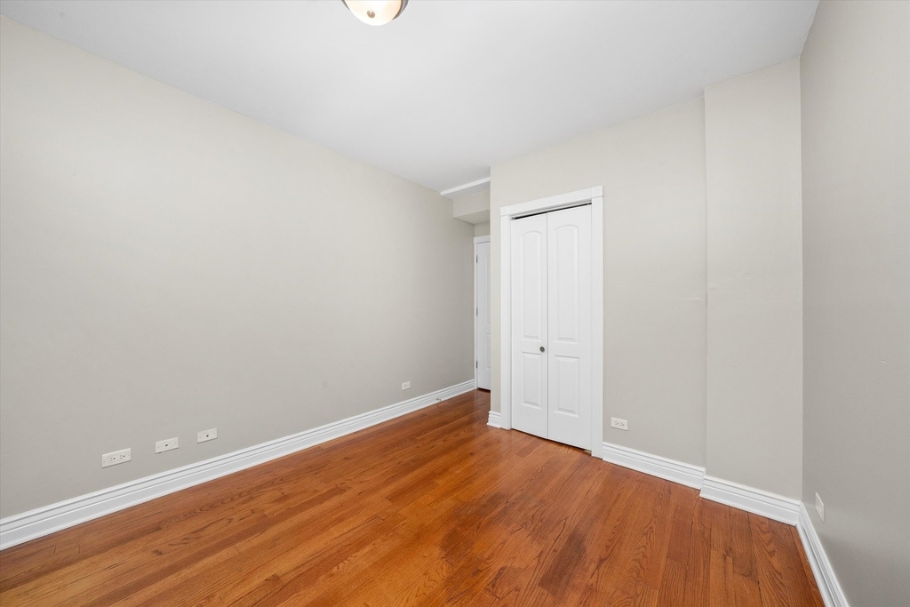 6300 N Rockwell Street - Photo 13