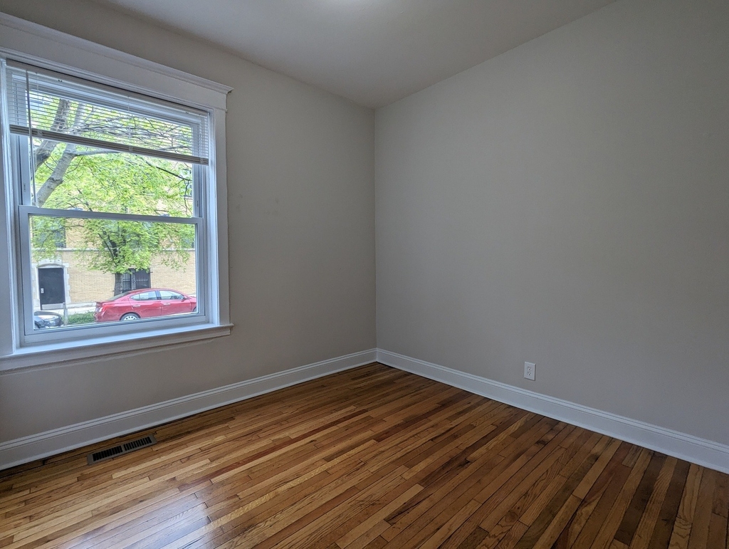 1524 N Kedzie Avenue - Photo 8