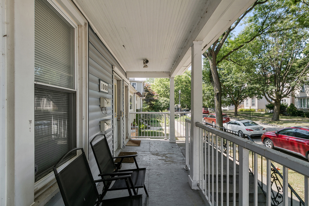 1008 Garnett Place - Photo 1