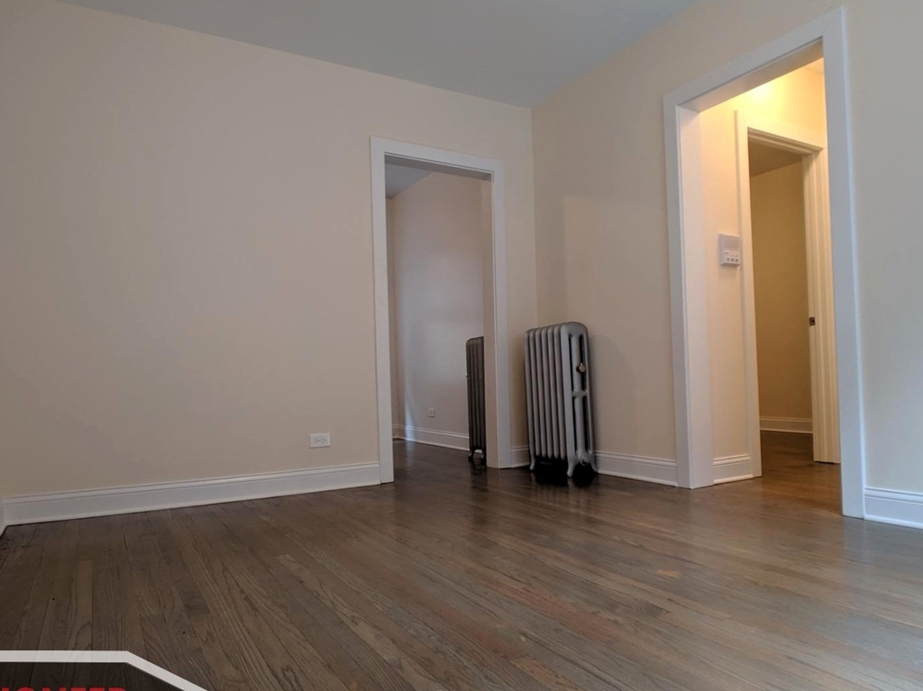 2643 N Spaulding Avenue - Photo 3