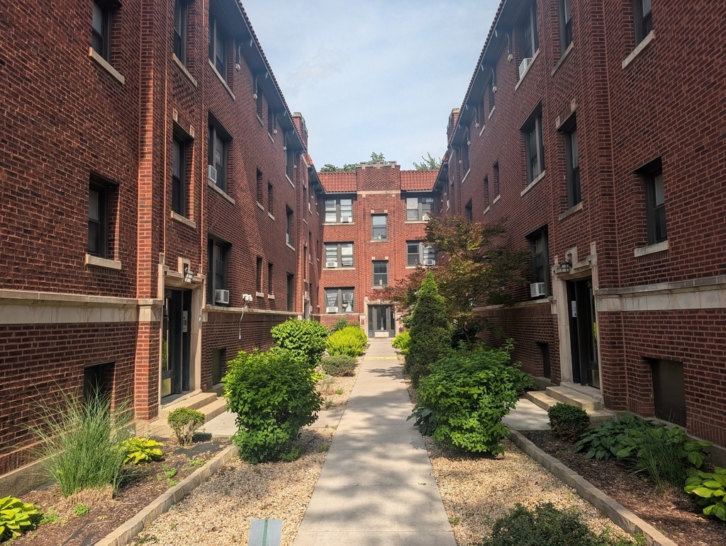 2643 N Spaulding Avenue - Photo 1