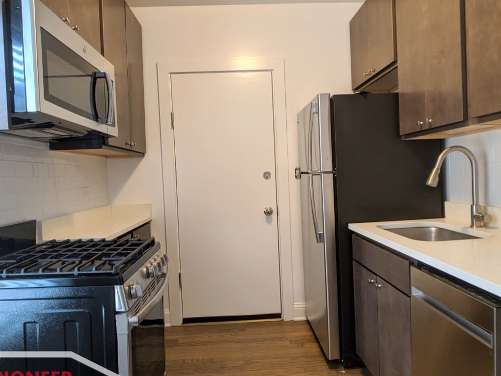 2643 N Spaulding Avenue - Photo 4