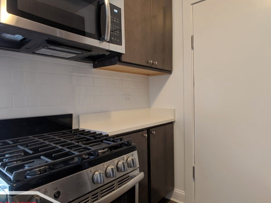 2643 N Spaulding Avenue - Photo 5
