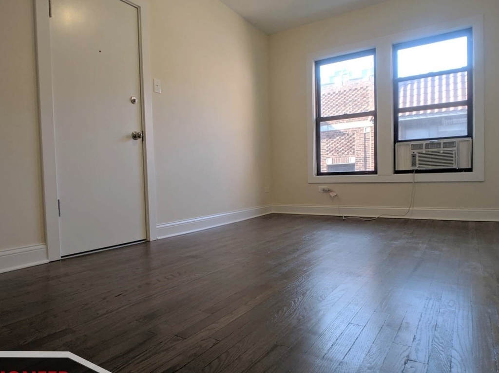 2641 N Spaulding Avenue - Photo 3