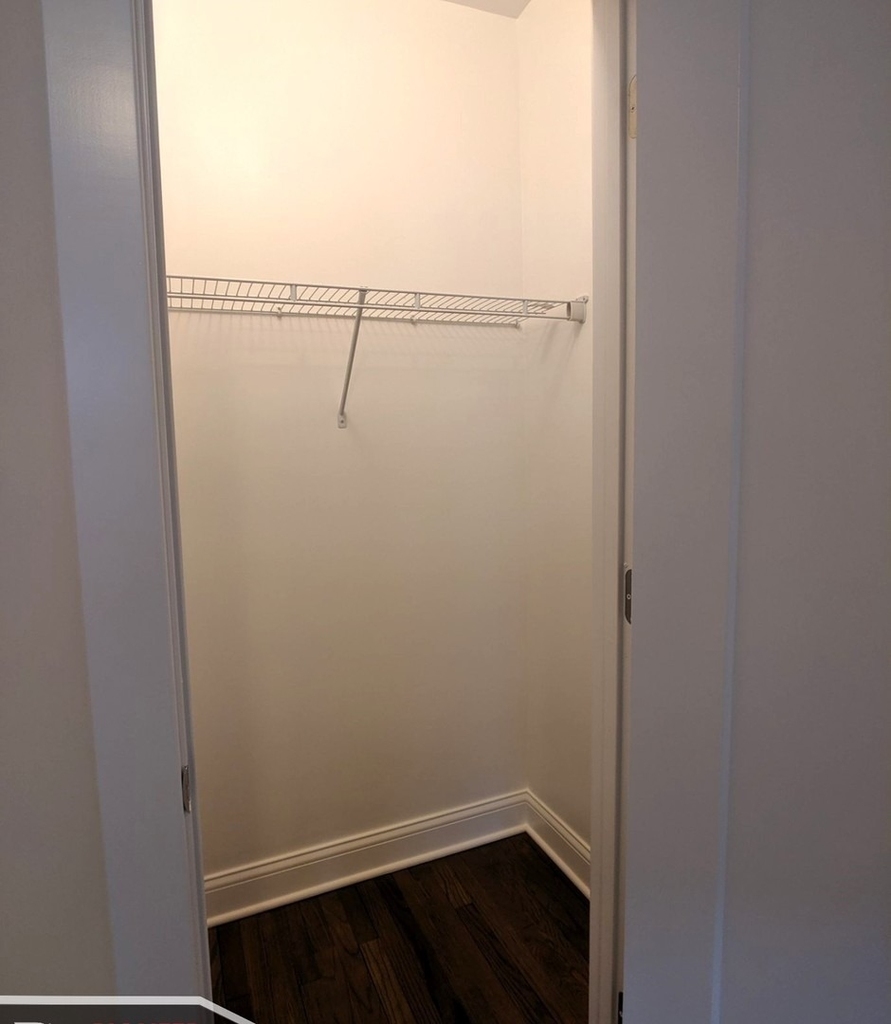 2641 N Spaulding Avenue - Photo 11