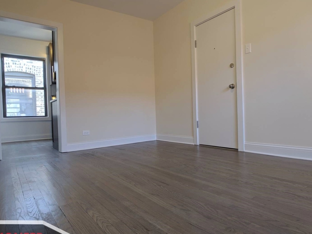 2641 N Spaulding Avenue - Photo 4