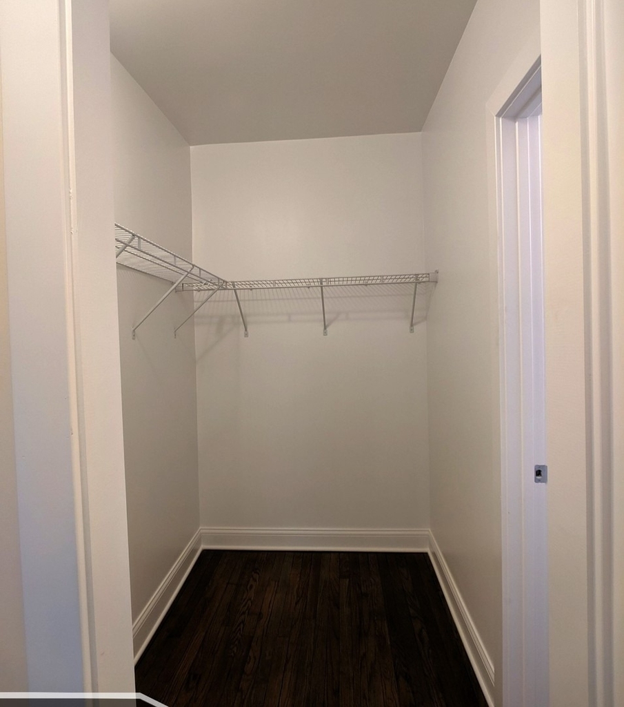 2641 N Spaulding Avenue - Photo 12