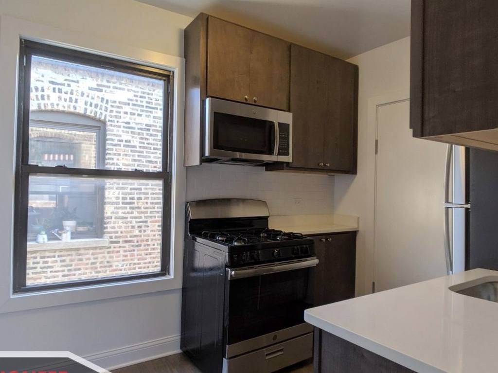2641 N Spaulding Avenue - Photo 5