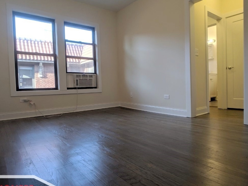 2641 N Spaulding Avenue - Photo 2
