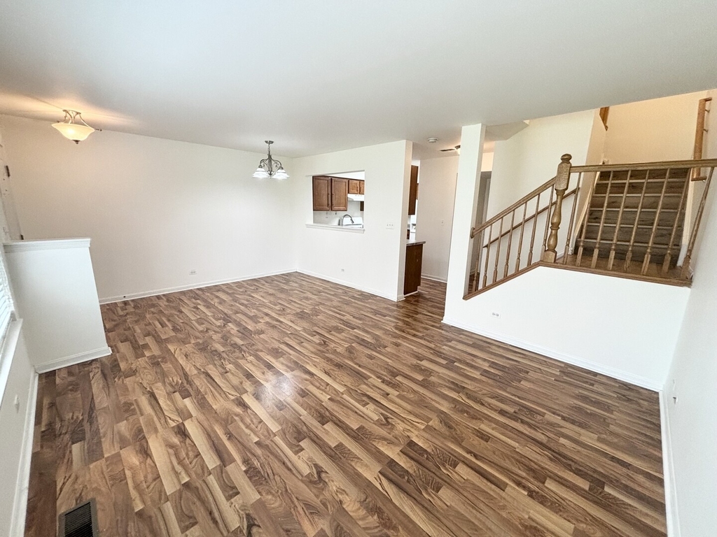 652 Lincoln Station Drive - Photo 2