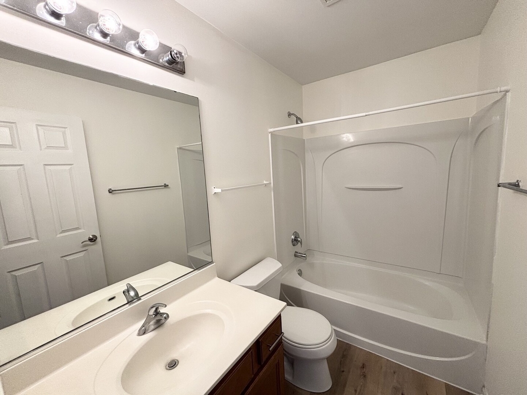 652 Lincoln Station Drive - Photo 9