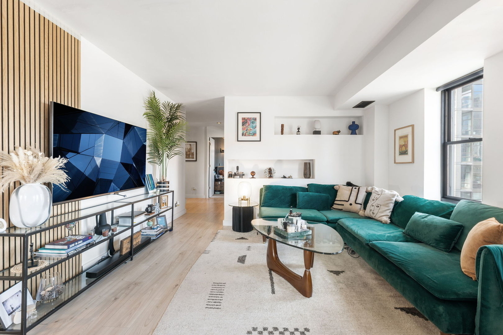 40 E 9th Street - Photo 4