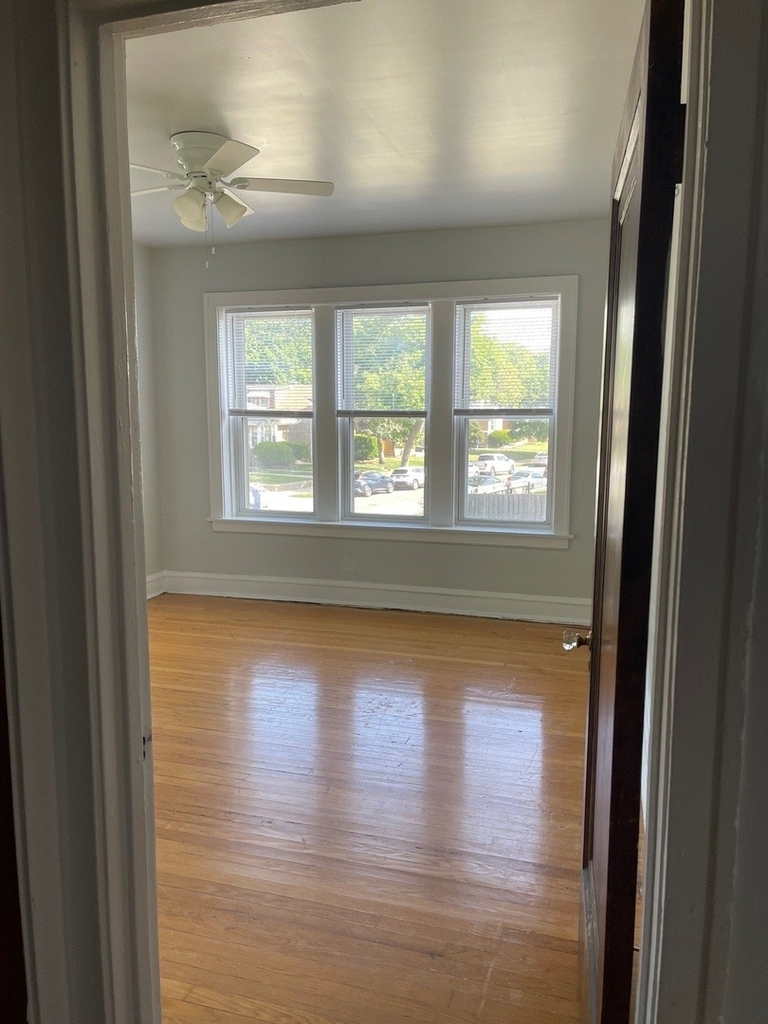 6235 W Wabansia Avenue - Photo 8