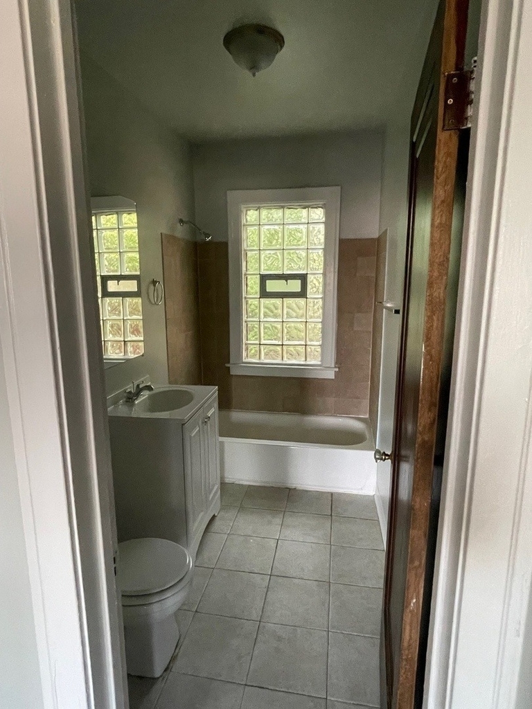 6235 W Wabansia Avenue - Photo 5