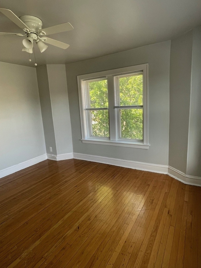 6235 W Wabansia Avenue - Photo 9