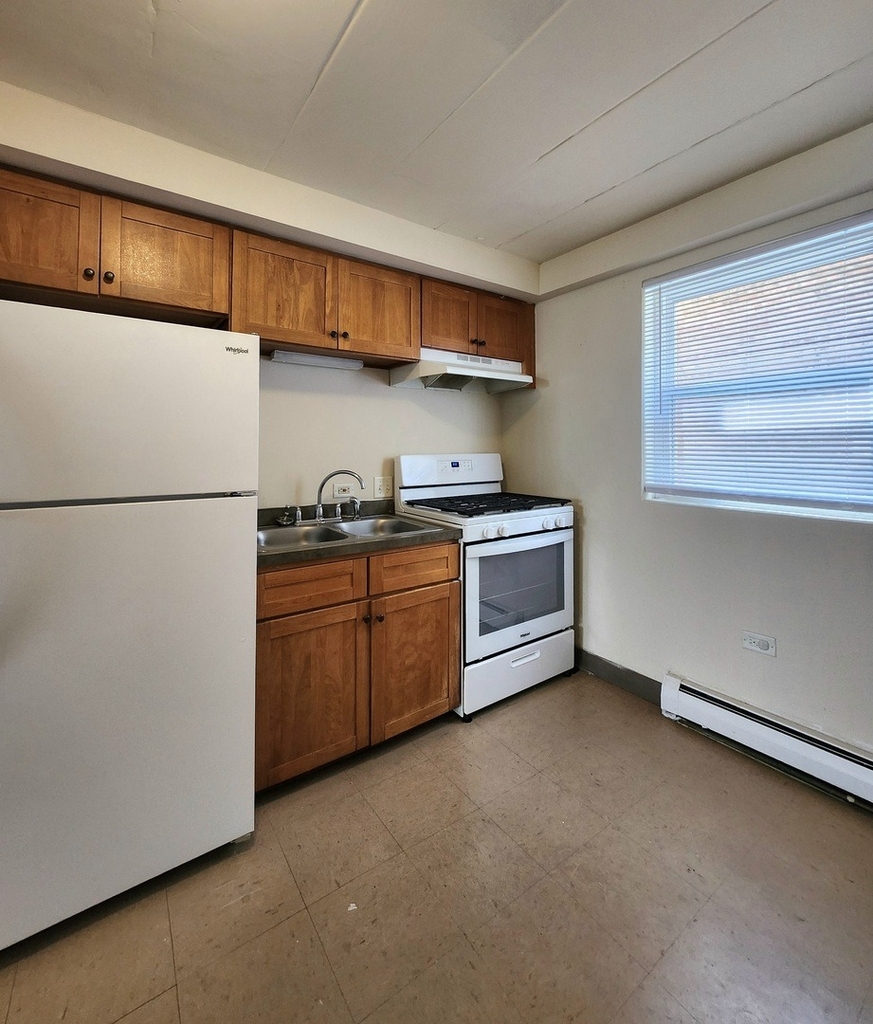 5741 W 35th Street - Photo 10