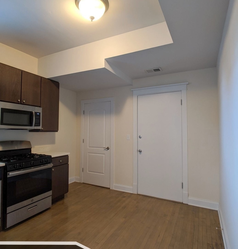 2814 N Troy Street - Photo 7