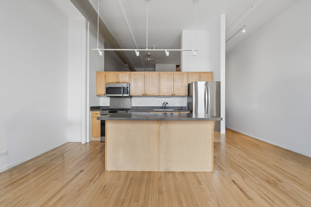 3151 N Lincoln Avenue - Photo 3