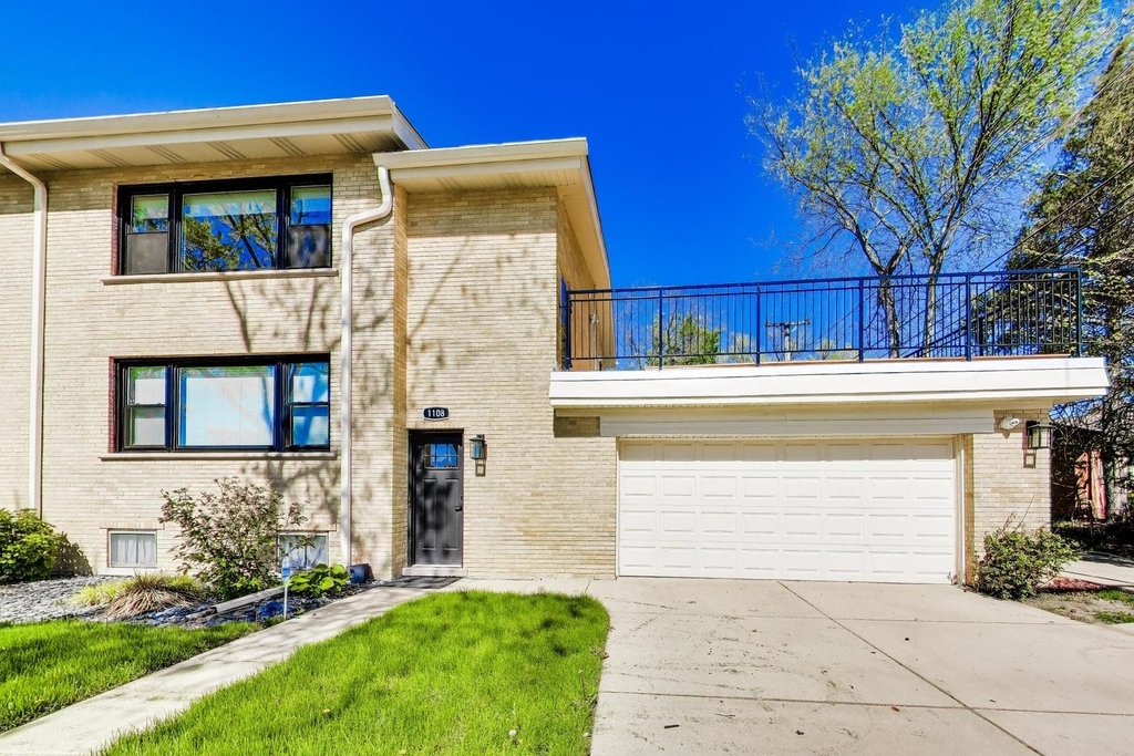 1108 Fortuna Avenue - Photo 2