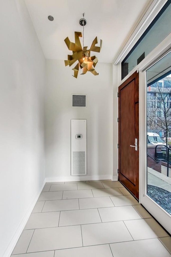198 N Park Drive - Photo 1