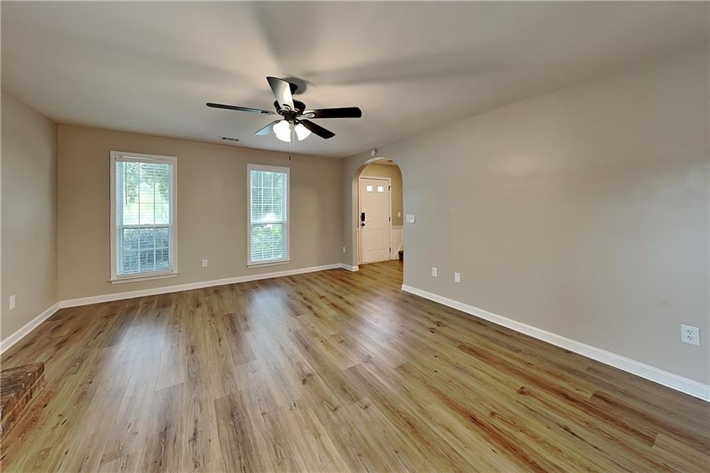 2250 Winthrope Way Drive - Photo 2