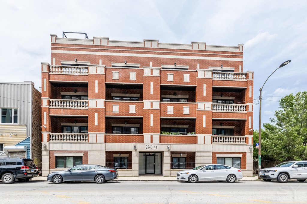 2540 W Diversey Avenue - Photo 0