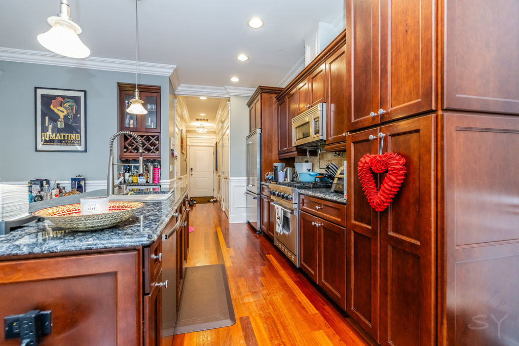 2540 W Diversey Avenue - Photo 3