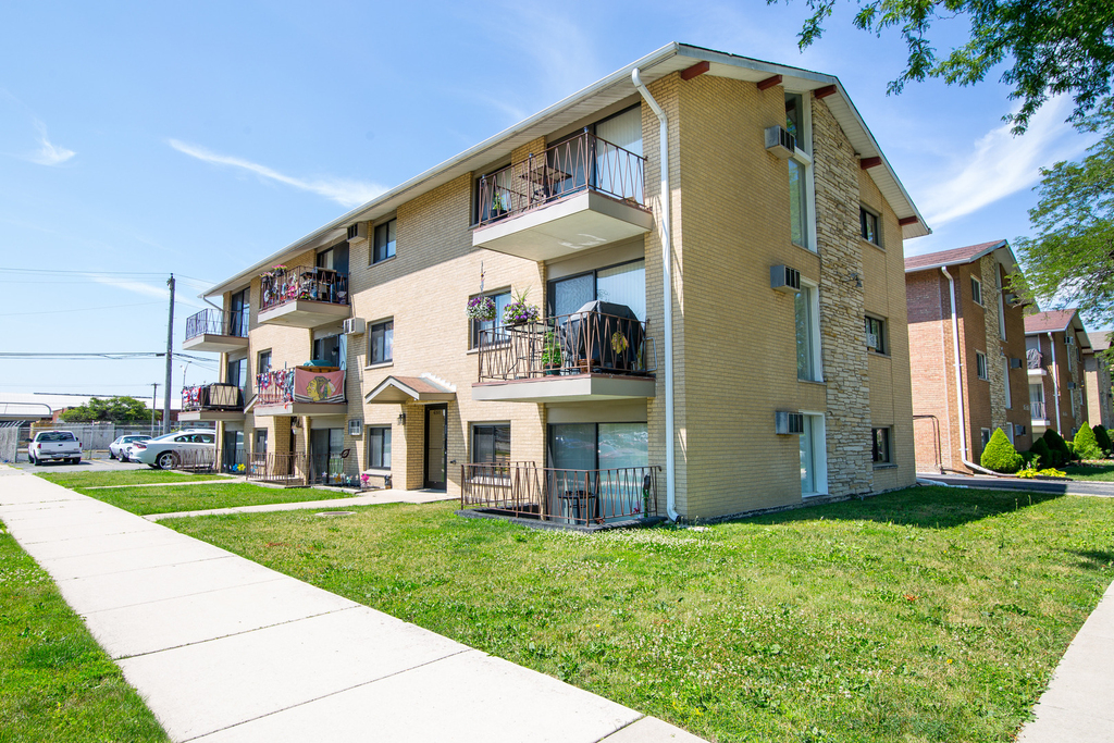 6101 W 64th Place - Photo 0